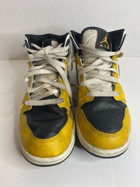 Nike Kids High-Top Sneakers in Yellow and Black